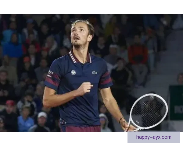 梅德韦杰夫逆转费德勒夺得温网冠军再创辉煌 